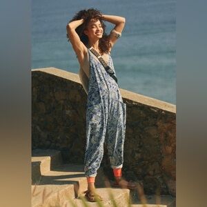 💙Free People Hot Shot Onesie-(Size-Small, Color Printed Blue)💙